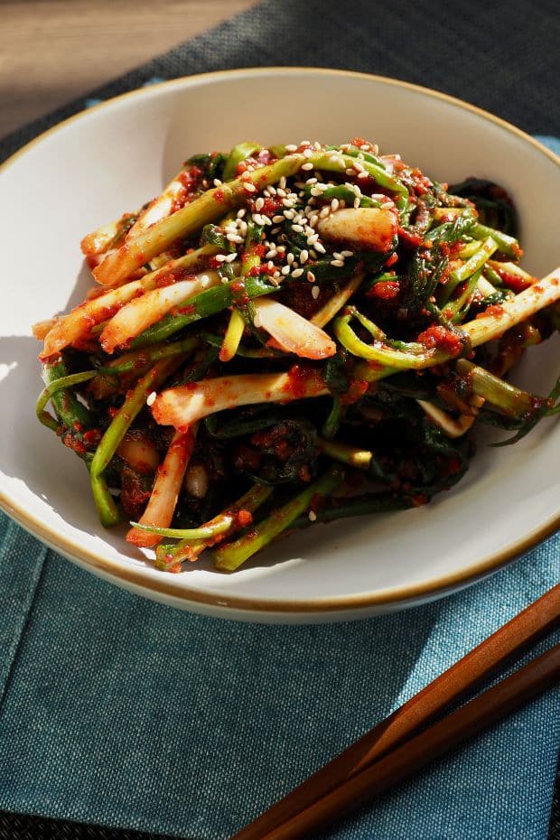 Korean banchan pa kimchi spring onions
